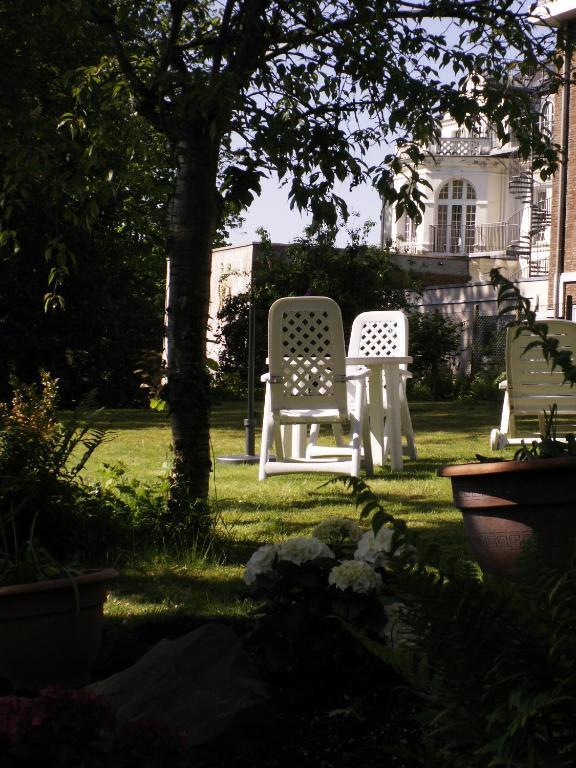 Thermen Hotel Pension Villa Holstein Bad Salzuflen Bagian luar foto