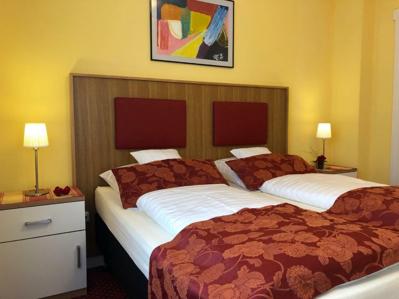 Thermen Hotel Pension Villa Holstein Bad Salzuflen Bagian luar foto
