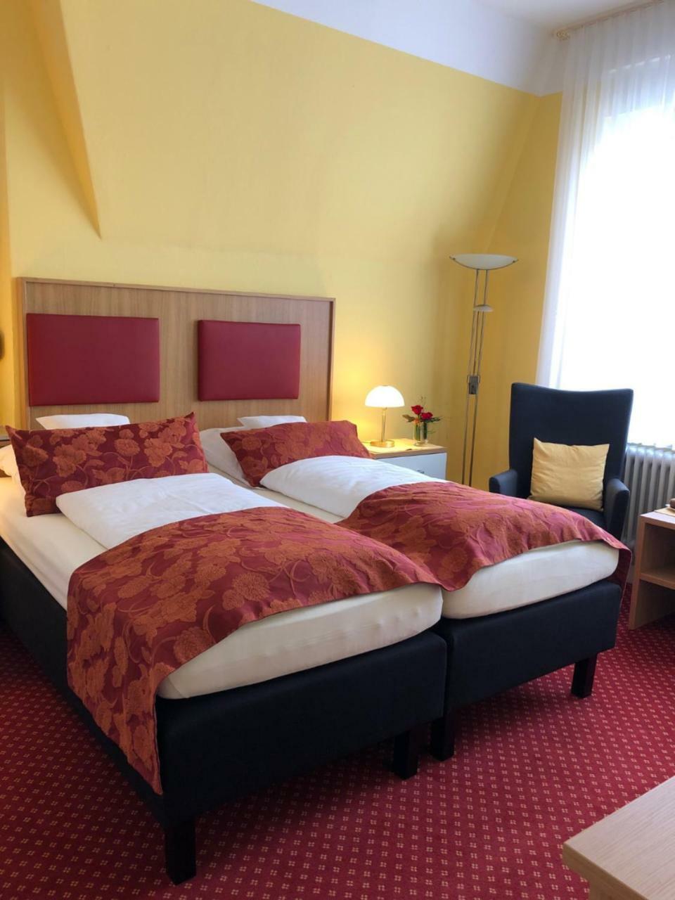 Thermen Hotel Pension Villa Holstein Bad Salzuflen Bagian luar foto